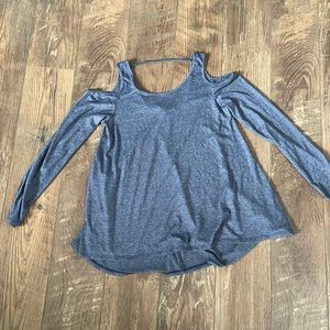 Women’s shirt size medium